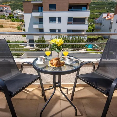 San Marian Apartament Podstrana