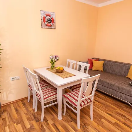 San Marian Apartament Podstrana